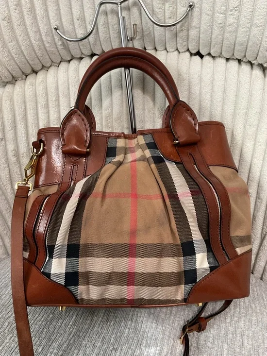 Burberry bags - Picture 6 of 16